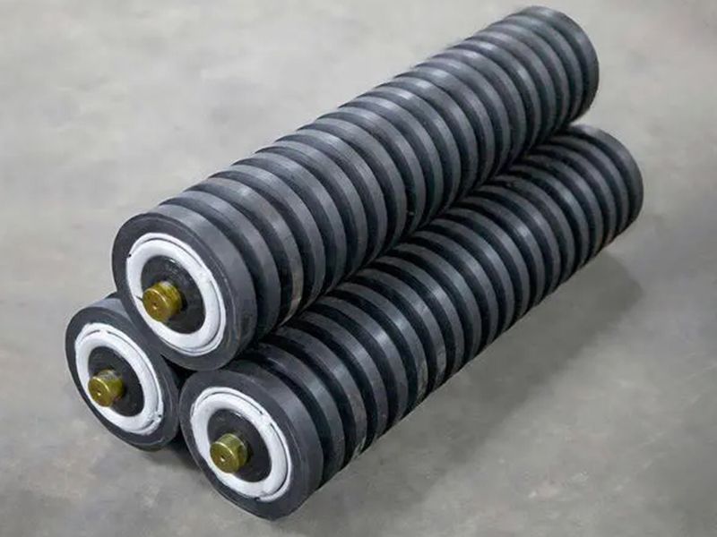 緩沖托輥 耐磨性好 規(guī)格齊全，量大從優(yōu) 直接出廠，歡迎咨詢(xún)！